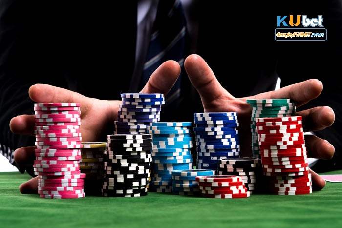 Lưu ý khi chơi Poker Kubet